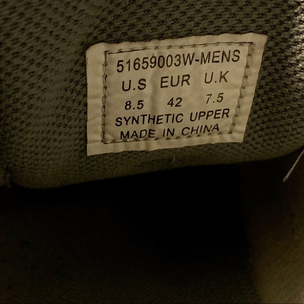 🔥MAKE OFFER🔥Levi’s leather sneakers🔥 - Picture 6 of 7